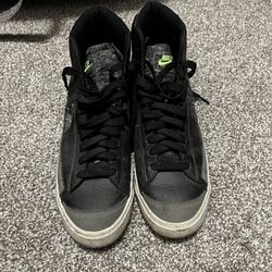 Nike Blazer Mid Black & Grey Sneakers – Size 10
