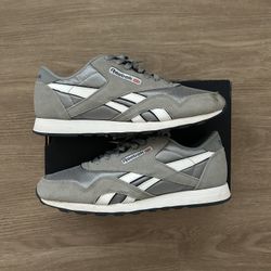 Reebok Classic Nylon Grey Shoes Size 10 Used