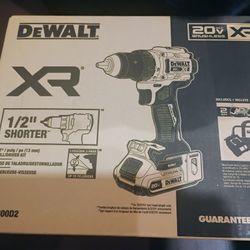 20v 1/2" Driver'/Drill Set w/ 2 Batteries and Bag