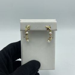 18kt Yellow Gold Pearl and Diamond Dolphin Earrings