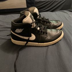 AIR JORDAN TRAINERS SIZE 9