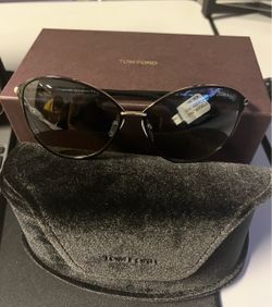 Tom Ford Women’s Black Penelope TF320 sunglasses