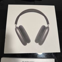 Midnight AirPods Max (USB-C) - brand new