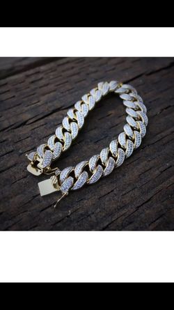 Hip Hop Gold Cuban Link Bracelet Fully Iced Out Lab Diamonds High Quality