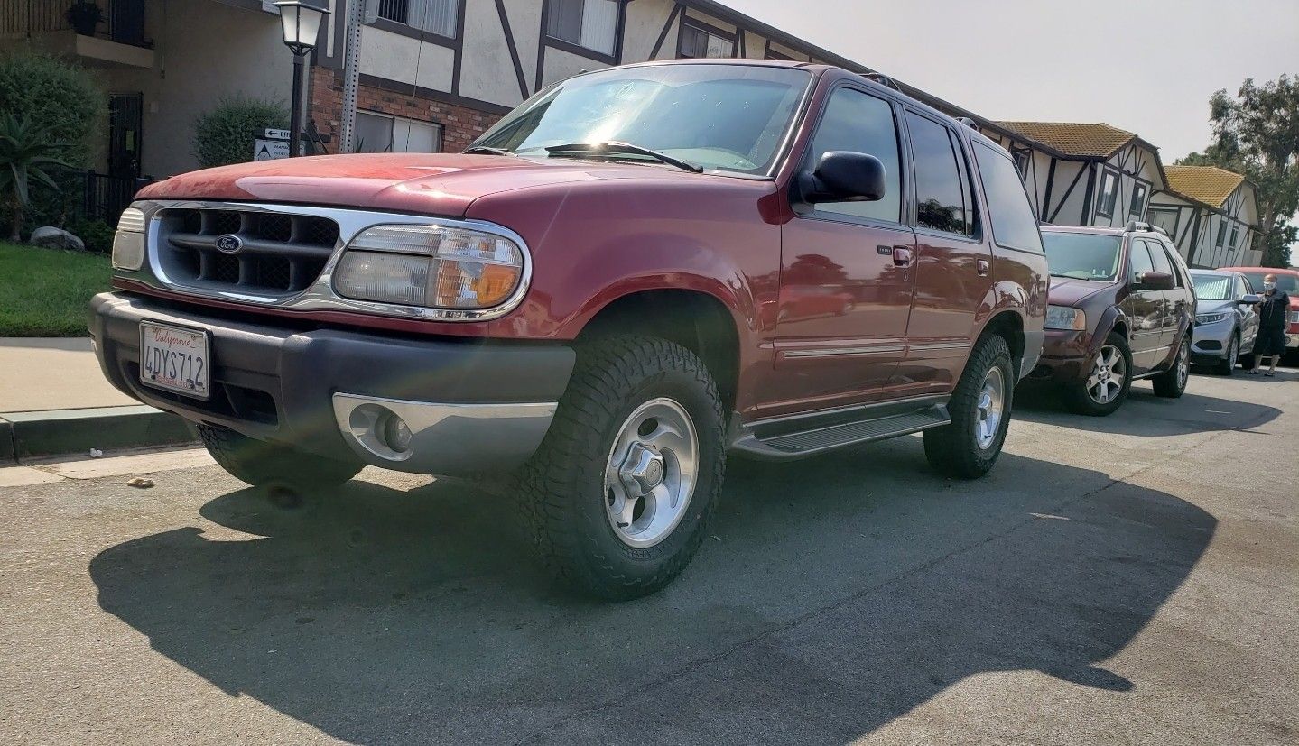 1999 Ford Explorer