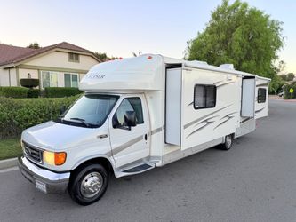 Ford E-450 Class C Motorhome RV