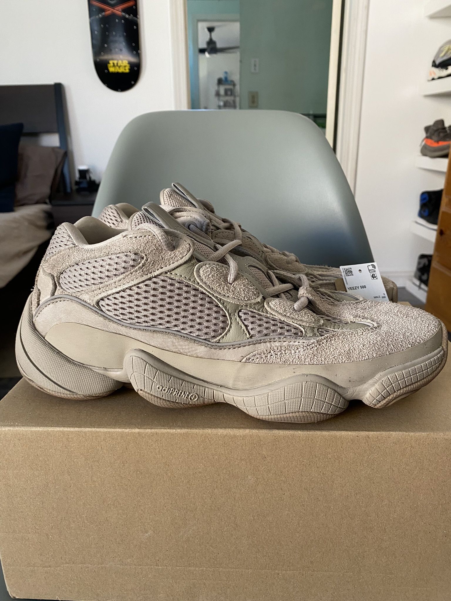 Yeezy 500 - Main Image