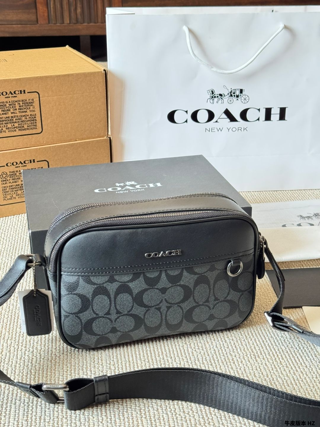 Graham Men's Classic Logo Camera Bag
