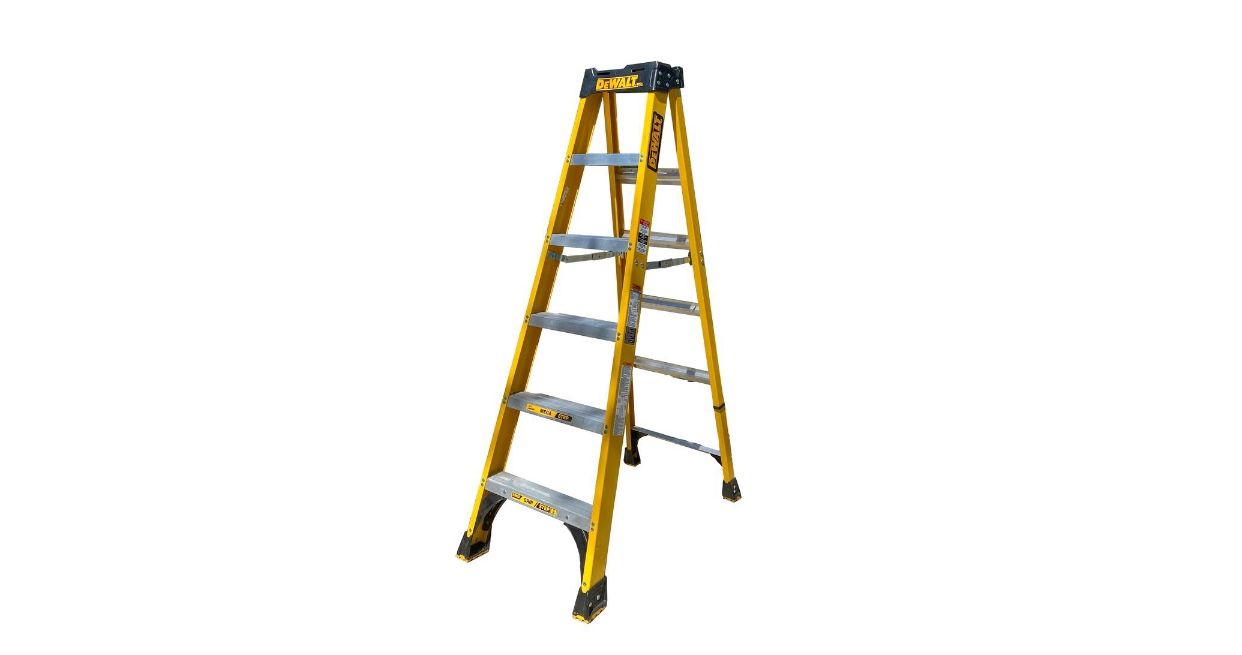 DEWALT 6 ft. Fiberglass Step ladder, Type IA