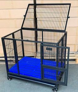 Metal Pet Crate with (3) Doors. (Rolling)
