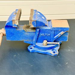 Vintage Wilton 4” Swivel Base Vise