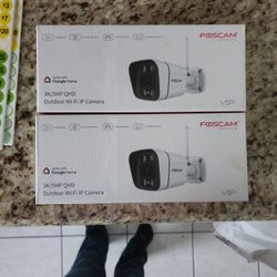 2 3K 5 MP QHD OUTDOOR CAMERAS. 