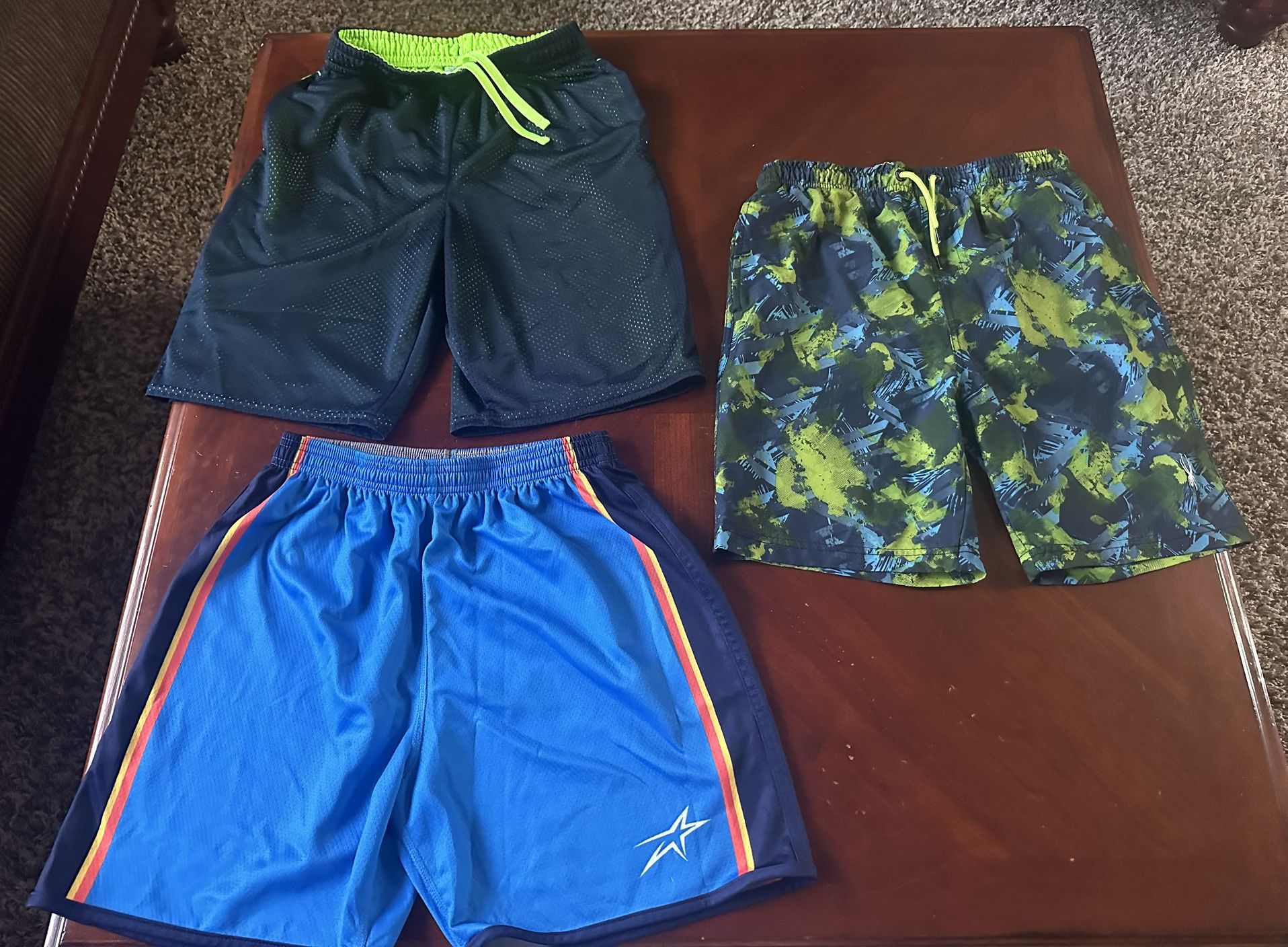 π£ Athletic Wear Shorts and Spyder swim suit LOT Size 14/16 (L) Youth Kids
