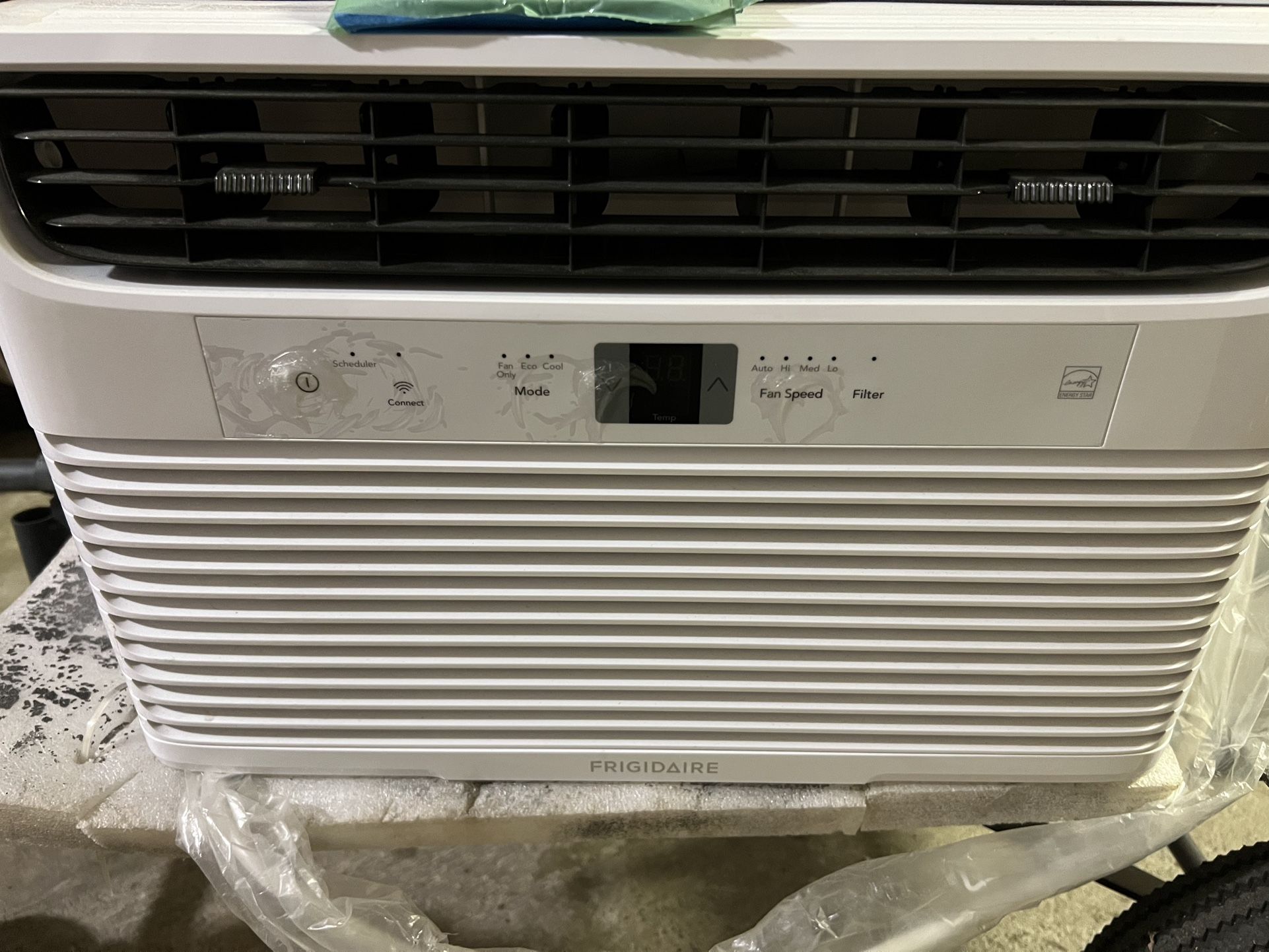Air Conditioner In-window Smart w/ Remote 8000 BTU