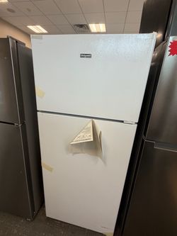 Hot point white fridge
