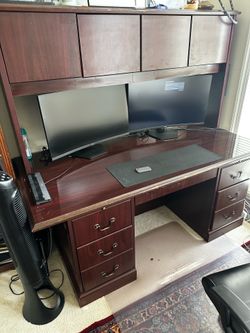 Executive Desk with Hutch – Solid Wood Finish & Ample Storage