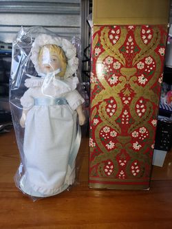 1983 Avon doll collectible
