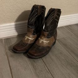 Boys Square Boots Size 4.5