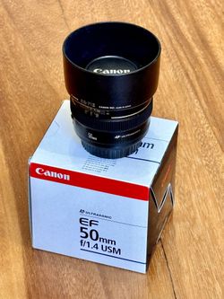 Canon EF 50mm f/1.4 USM Lens and UV[0] filter and Canon ES-71II Hood