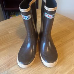 XTRATUF kids Rain boots Size 1