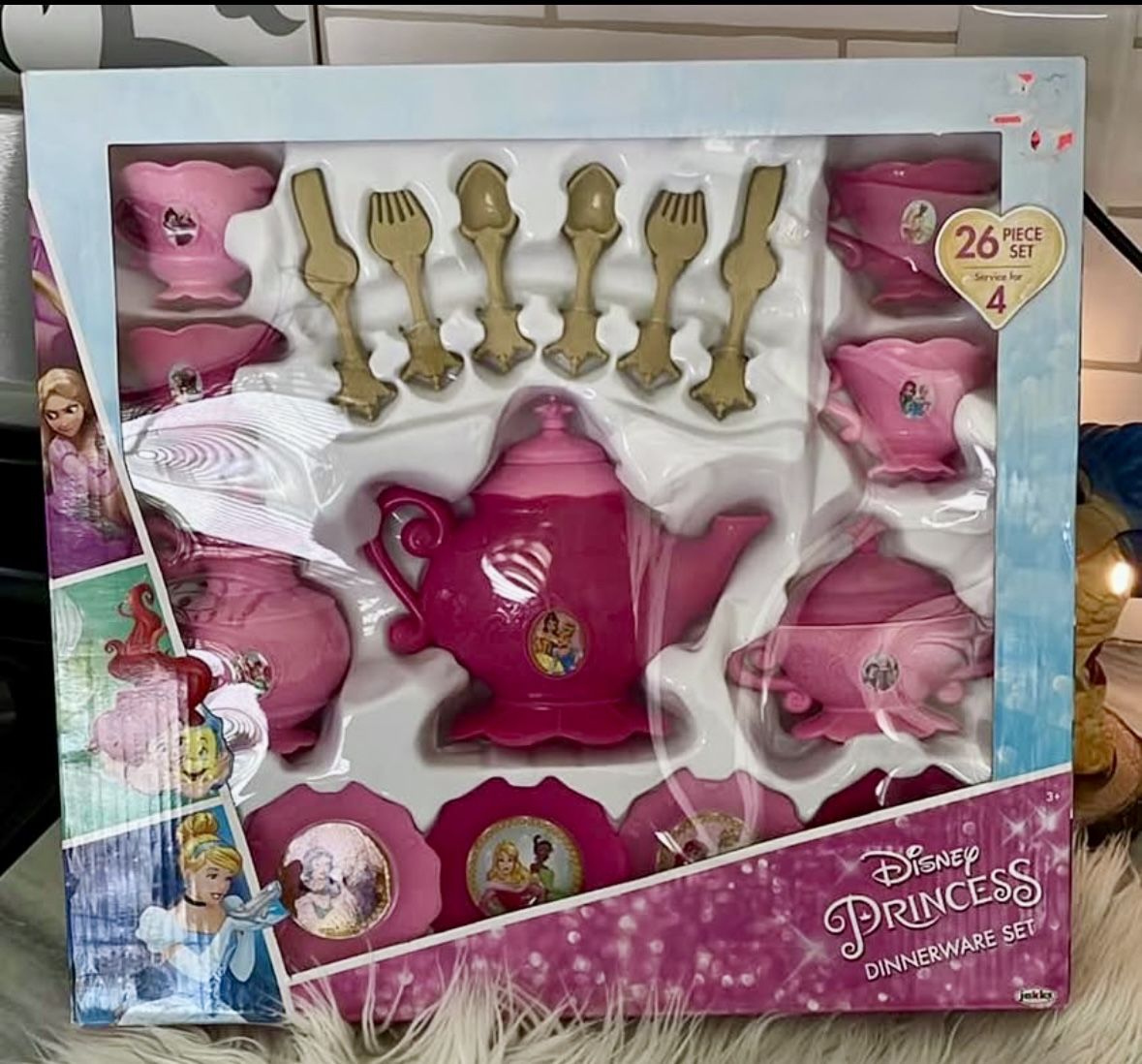 New Disney Princess Dinnerware 26 Piece Set