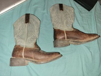 Shannen Boots Size 6.5 M 