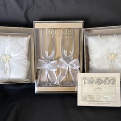 NEW Beverly Clark Wedding Set 2 Ring Bearer Pillow Toasting Flutes Hallmark Cake Charms