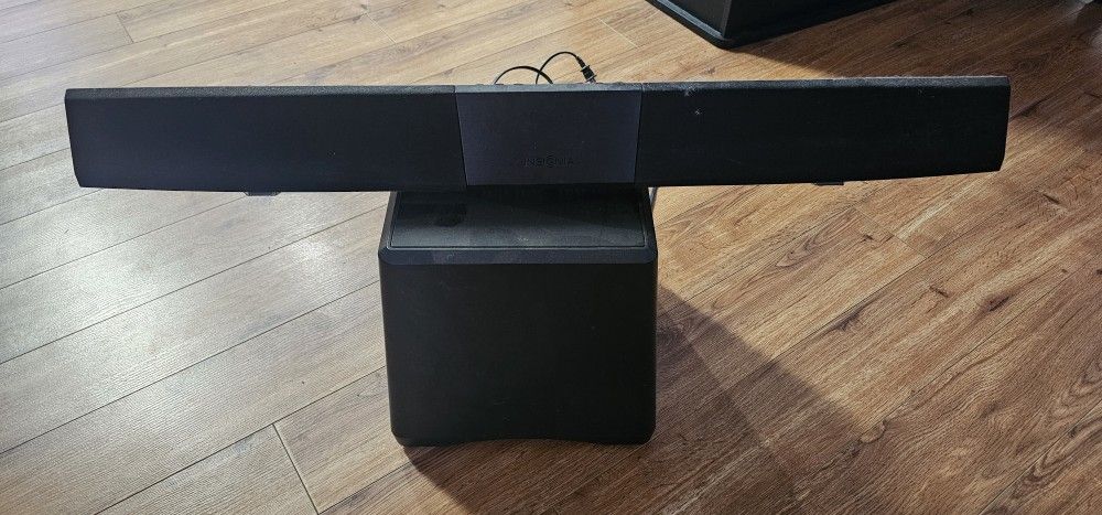 Insignia Soundbar And Subwoofer