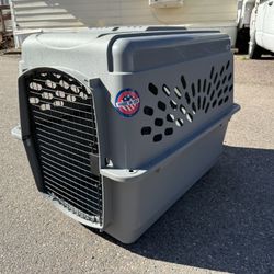 Gray Petco Porter Cage Crate Navigator Plastic Kennel 