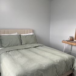 Full Bed With Mattress 