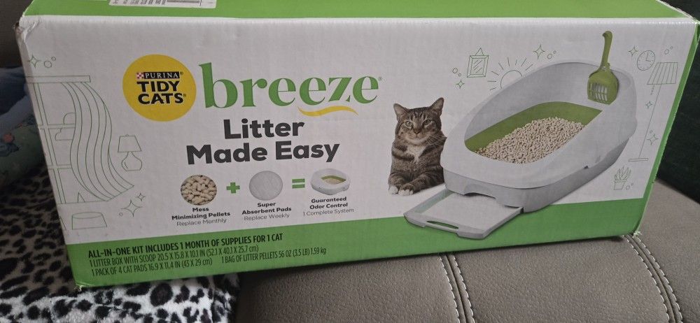 Tidy Cat Litter Breeze Starter Kit (BRAND NEW IN OPEN BOX)