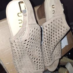 Women's size 10 Refined Comfort Taupe/Tan Gamma Block Heel Sandals. 