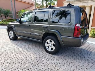 anyone can finance! only $200 per month! 2006 JEEP COMMANDER SUV 3RD ROW SEATING SUNROOFS LEATHER NAVI AND MORE! FINANCING FOR EVERYBODY!!!
