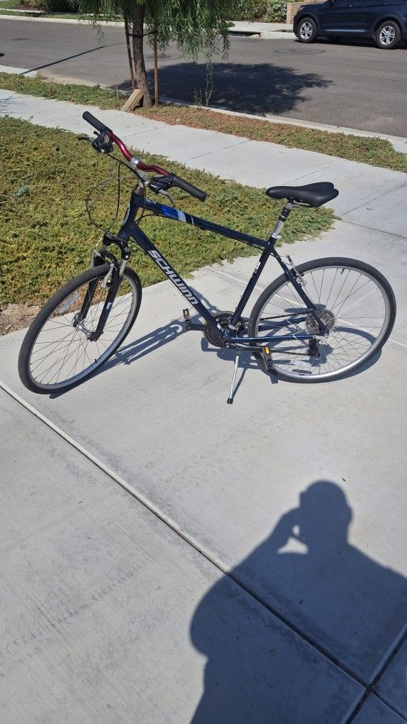 Schwinn Signature Fremont Hybrid Mens Bike