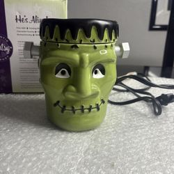 Scentsy Halloween "He's Alive" Frankenstein- Warmer