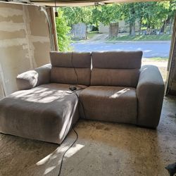 Electric Reclining Sectional 