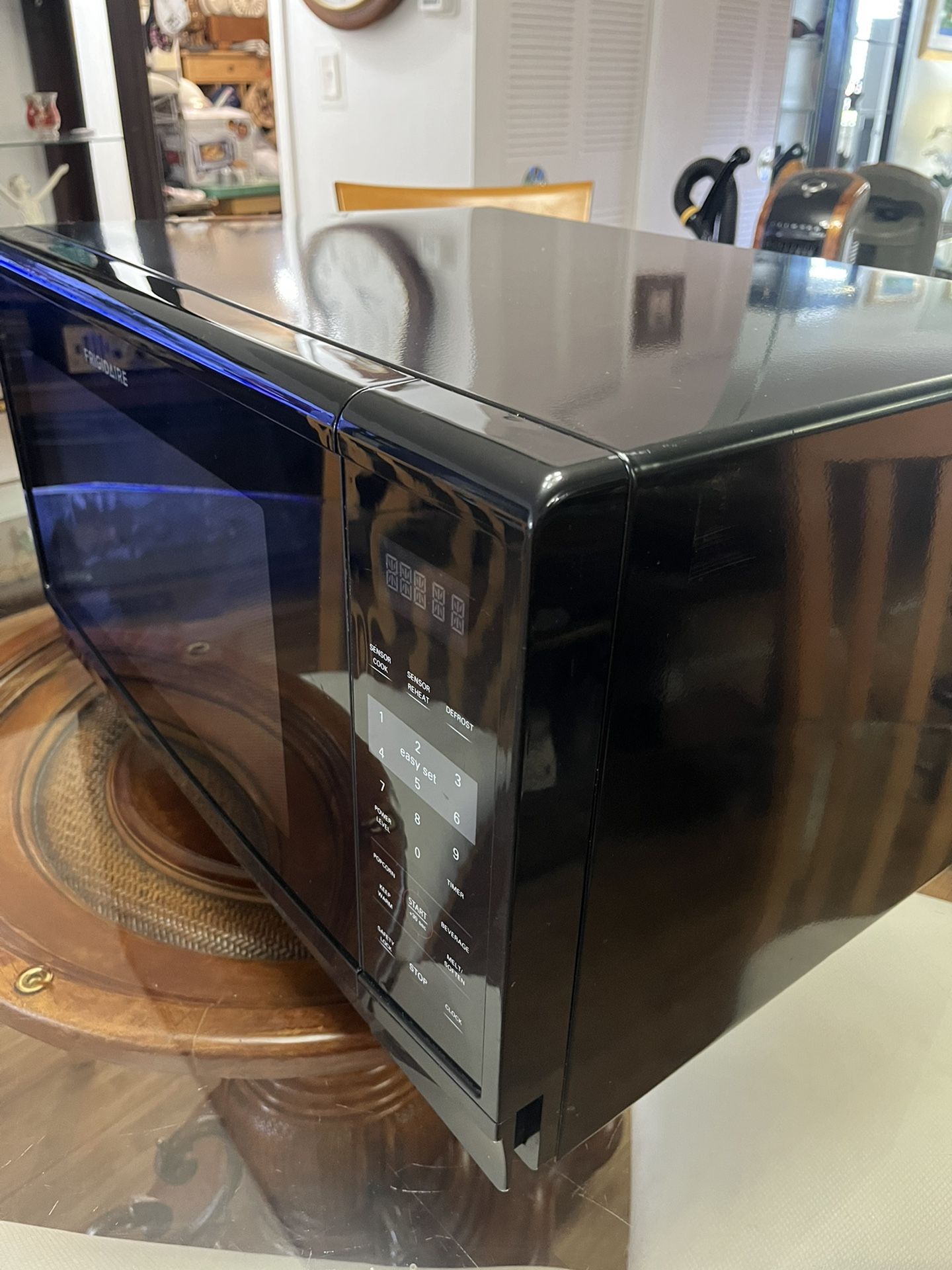 Microonda Frigidaire Grande.(Nuevo En Su Caja)