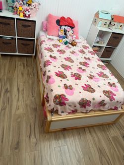 Twin bed
