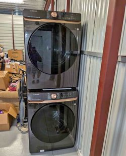 Samsung Full-Size Front Load W/D w/ Steam clean and dry
