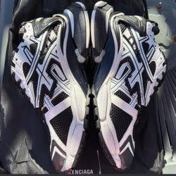 Balenciaga Runner Sneakers – Black & White Designer Chunky Sneakers