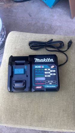Makita Charger 40 volts