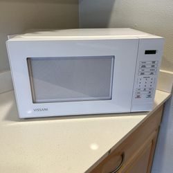 New White Vissani 1.1 cf Counter Top Microwave 