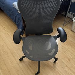 Herman Miller Mirra 2
