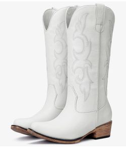 White cowgirl boots