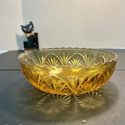 Anchor Hocking Vintage 1960's Medallion Honey Amber Serving Glass Bowl 8”