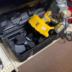 Dewalt Drain Snake Dcd200 With Battery And Charger In Case