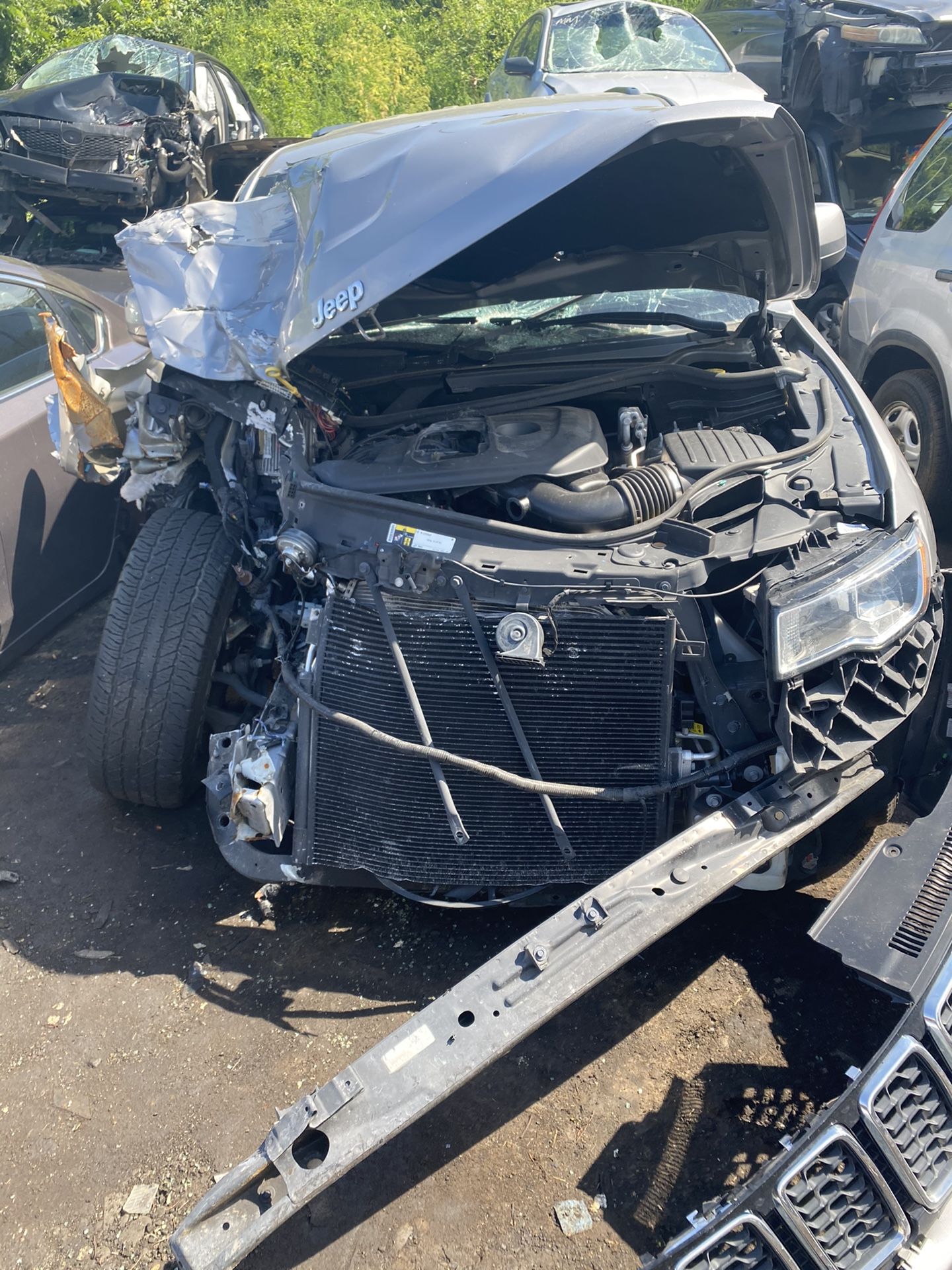 17 Jeep Grand Cherokee parting out