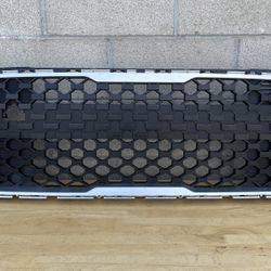 2023-2024 Kia Soul Front Upper Grille Oem