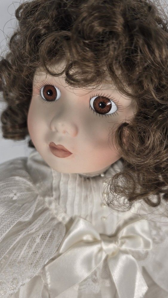 Beth Mullins Fine Porcelain Doll White Victorian Era Franklin Heirloom 1991