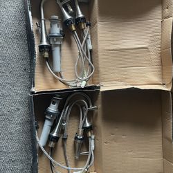 l have 2 baht faucet/  Brand american standard /  used but in good cond . $25 each set ! ready to install 